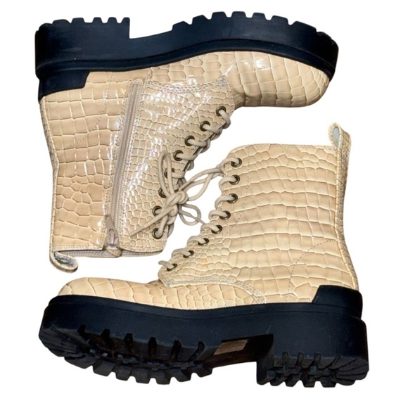 Urban Outfitters Chelsea Boot Grunge Goth Chunky Croc Platform Combat Ivory Sz 8 - Picture 7 of 15